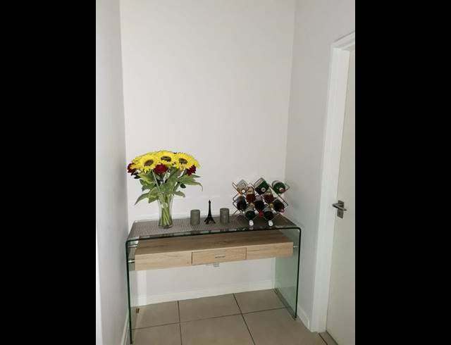 2 BEDROOM APARTMENT FOR SALE IN OLIVEDALE